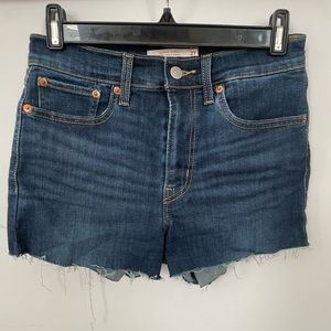 Levi’s high rise jean shorts size 27